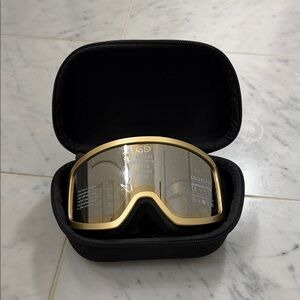 Goldbergh Black and Gold VR Goggles